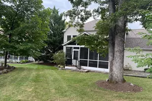 902 Leona Ln, Herndon, VA 20170 - Photo 2