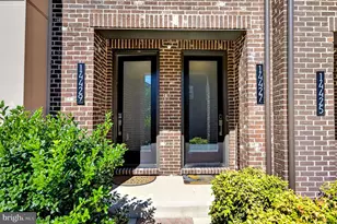 14429 Beckett Glen Cir, Chantilly, VA 20151 - Photo 6