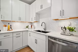 14429 Beckett Glen Cir, Chantilly, VA 20151 - Photo 18