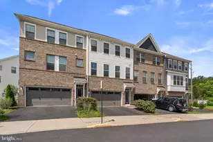 2604 Loganberry Dr, Herndon, VA 20171 - Photo 2