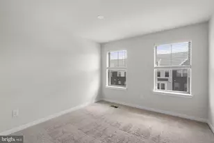 2604 Loganberry Dr, Herndon, VA 20171 - Photo 26