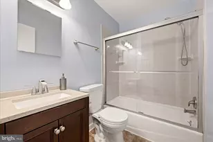 6152 Strasburg Dr, Centreville, VA 20121 - Photo 24