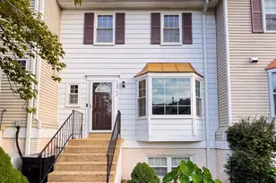 13743 Flowing Brook Ct, Chantilly, VA 20151 - Photo 2