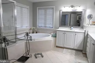 8742 Talbott Farm Dr, Alexandria, VA 22309 - Photo 8