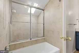 2025 Mock Orange Ct, Reston, VA 20191 - Photo 32