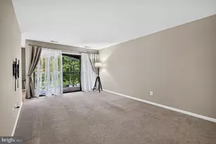 11252 Chestnut Grove Square, Reston, VA 20190 - Photo 8