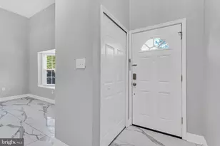 9236 Sand Creek Ct, Burke, VA 22015 - Photo 4