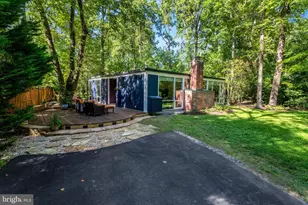 2412 Brentwood Pl, Alexandria, VA 22306 - Photo 1