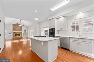 7912 Bracksford Ct, Fairfax Station, VA 22039 - Photo 14