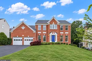 7912 Bracksford Ct, Fairfax Station, VA 22039 - Photo 2