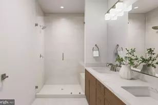 9475 Sprague Ave, Fairfax, VA 22031 - Photo 12