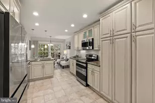 6312 Chaucer View Cir, Alexandria, VA 22304 - Photo 8