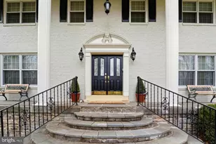 304 Chesapeake Dr, Great Falls, VA 22066 - Photo 4