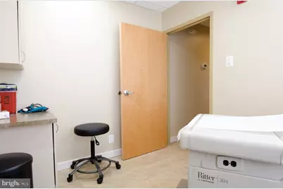 6800 Fleetwood Road #110, McLean, VA 22101 - Photo 1