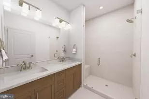 9475B Sprague Ave, Fairfax, VA 22031 - Photo 14