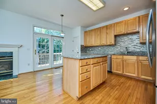 11485 Carriage Ct, Fairfax, VA 22030 - Photo 12