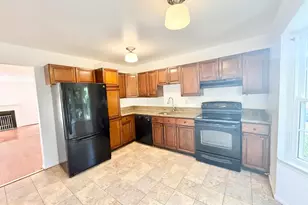 8594 Enochs Dr, Lorton, VA 22079 - Photo 6