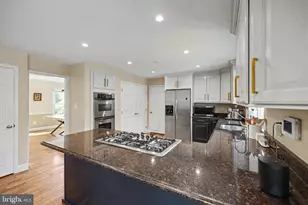 3507 Pecan Pl, Fairfax, VA 22033 - Photo 12