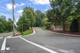 7601 Lewinsville Rd, McLean, VA 22102 - Photo 46