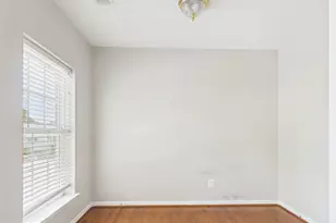 4587 Whittemore Pl, Fairfax, VA 22030 - Photo 8