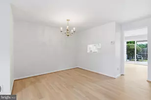 8013 Dayspring Ct, Springfield, VA 22153 - Photo 8