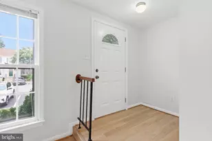 8013 Dayspring Ct, Springfield, VA 22153 - Photo 6