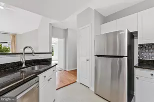 11355 Aristotle Dr, Fairfax, VA 22030 - Photo 6