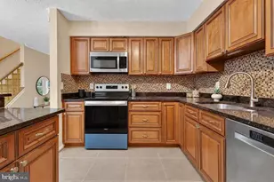 3609 Buckeye Ct, Fairfax, VA 22033 - Photo 8