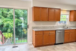 6281 Rathlin Dr, Springfield, VA 22152 - Photo 20