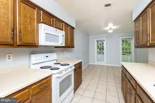 3210 Gemstone Ct, Oakton, VA 22124 - Photo 8
