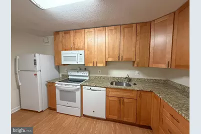 8370 Greensboro Drive #103, McLean, VA 22102 - Photo 8