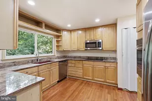 10799 Adare Dr, Fairfax, VA 22032 - Photo 10