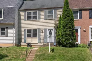 3048 Silent Valley Dr, Fairfax, VA 22031 - Photo 2