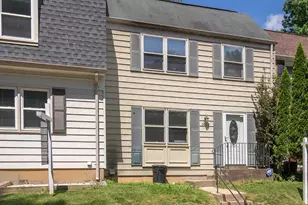 3048 Silent Valley Dr, Fairfax, VA 22031 - Photo 4