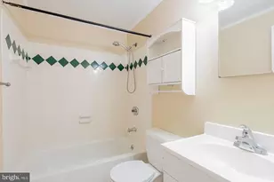 3048 Silent Valley Dr, Fairfax, VA 22031 - Photo 26