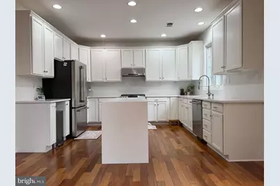 13353 Horsepen Woods Lane, Herndon, VA 20171 - Photo 10