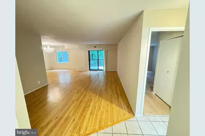 8370 Greensboro Drive #104, McLean, VA 22102 - Photo 4