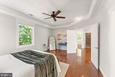 7406 Valleycrest Boulevard, Annandale, VA 22003 - Photo 22