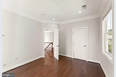 7406 Valleycrest Boulevard, Annandale, VA 22003 - Photo 26