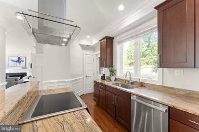 7406 Valleycrest Boulevard, Annandale, VA 22003 - Photo 12