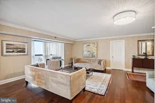 8350 Greensboro Dr, McLean, VA 22102 - Photo 6