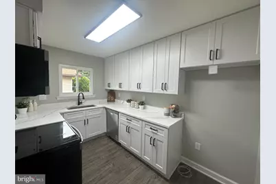 4181 Meadowland Court, Chantilly, VA 20151 - Photo 2