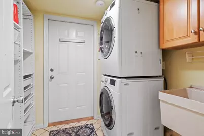 1024 Moorefield Hill Place SW, Vienna, VA 22180 - Photo 16