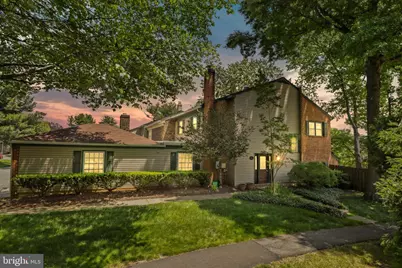 1024 Moorefield Hill Place SW, Vienna, VA 22180 - Photo 2