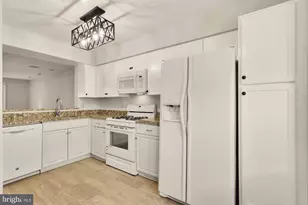 7553 Chrisland Cove, Falls Church, VA 22042 - Photo 6