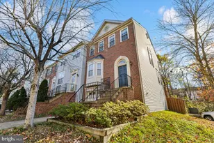5835 Stream Pond Ct, Centreville, VA 20120 - Photo 4