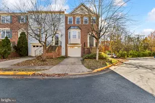5835 Stream Pond Ct, Centreville, VA 20120 - Photo 2