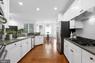 5607 Lierman Cir, Centreville, VA 20120 - Photo 16
