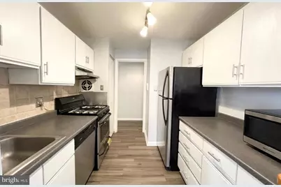 1935 Wilson Lane #301, McLean, VA 22102 - Photo 6