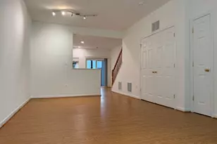 2427 Dew Meadow Ct, Herndon, VA 20171 - Photo 2